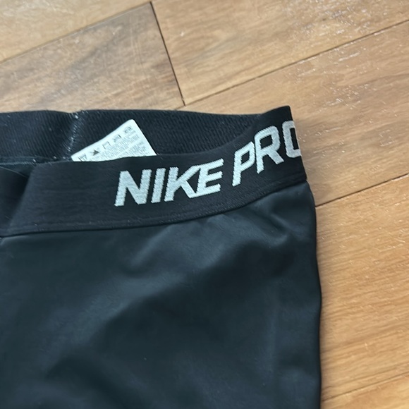 Nike Combat Pro Compression Capri Leggings Size S! - Picture 3 of 5